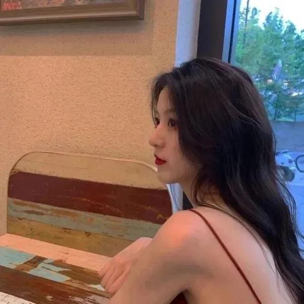 无人与你共白头